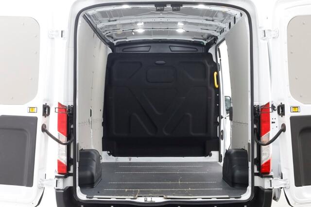 Ford TRANSIT 350 2.0 TDCI 170pk L3H2 Trail Airco/ACC/Camera Trekhaak 2800kg 04-2022