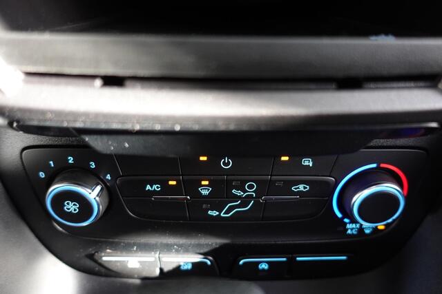 Ford TRANSIT CONNECT 100pk L2 Trend Automaat Trekhaak Airco Navi Cruise