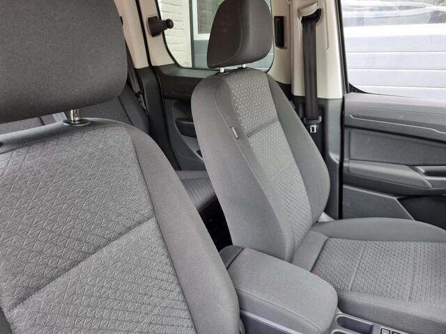 Ford TRANSIT CONNECT 1.5 Titanium NAVI / CAMERA / TREKHAAK / CRUISE / PDC