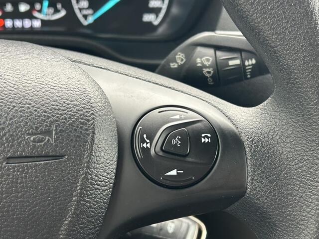 Ford TRANSIT CONNECT 1.5 EcoBlue L2 Trend / Automaat / Trekhaak ( 1.350 kg ) / Topstaat / 3Pers. / achteruitrijcamera / parkeersensoren voor en achter