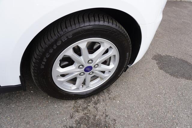 Ford TRANSIT CONNECT 101pk L2 Trend Cruise control Trekhaak Airco DAB+ 3-Zits Stoelverwarming Bluetooth