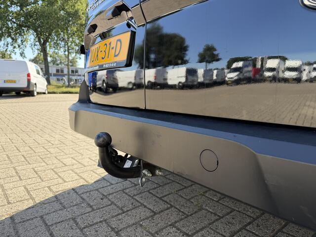 Ford TRANSIT CONNECT 1.5 EcoBlue 100pk L2 Trend / distributie riem compleet vervangen / lease vanaf ¤ 201 / vaste prijs rijklaar ¤ 11.950 ex btw / bpm vrij / euro 6 / zwart metallic / trekhaak !