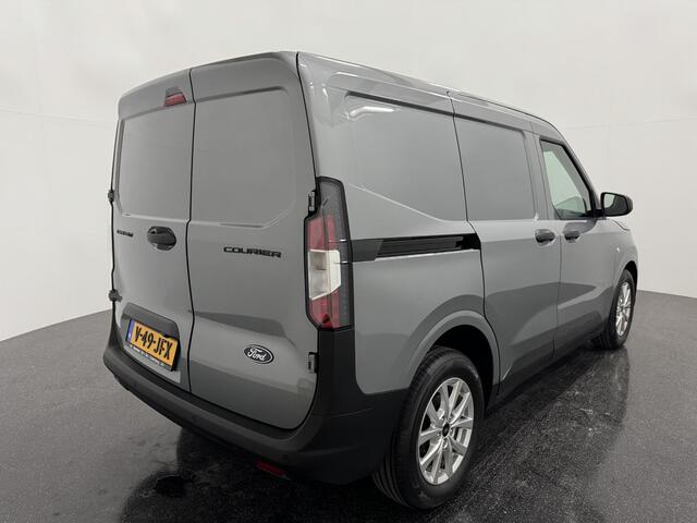 Ford TRANSIT COURIER 1.0 EcoBoost Trend met o.a. een Achteruitrijcamera, Parkeersensoren voor en achter, 16 inch lichtmetalen velgen en Climate control