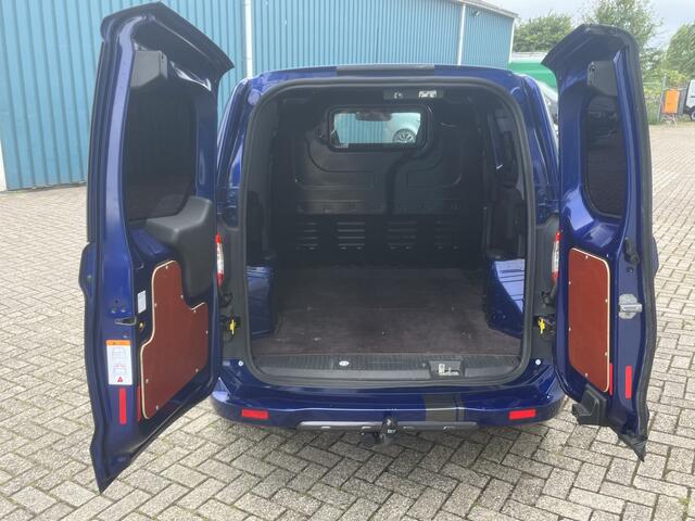 Ford TRANSIT COURIER 1.5 96Pk TDCI Sport / Cruise / Airco / SCHUIFDEUR / Navi / Trekhaak / Apk t/m 28-12-2025