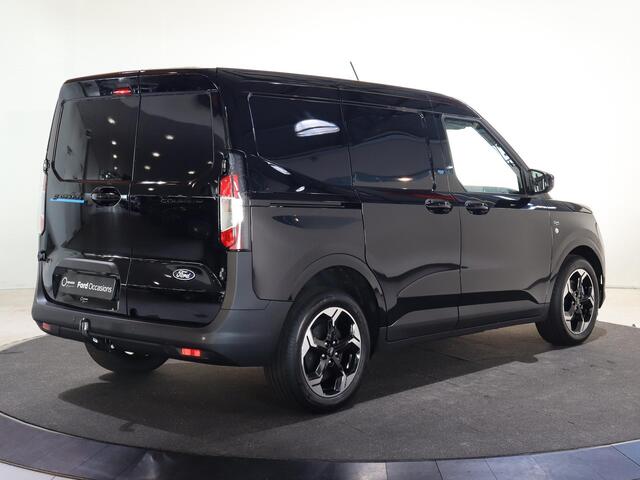 Ford TRANSIT COURIER E-Transit Limited 44 kWh 17'' LICHTMETALEN VELGEN, WINTERPACK, CLIMATE CONTROL, ACHTERUITRIJ CAMERA + PARKEERSENSOREN VOOR, DRIVER ASSISTANCE PACK INCL. NAVIGATIE, 16'' RESERVEWIEL, LED LAADRUIMTEVERLICHTING , LAADVLOERBESCHERMING, RUBBER , TREKHAAK
