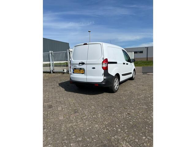 Ford TRANSIT COURIER 