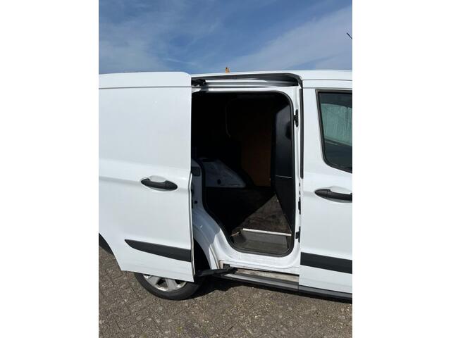 Ford TRANSIT COURIER 