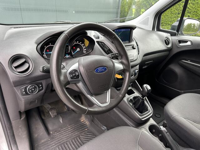 Ford TRANSIT COURIER 1.5 TDCI / 1e EIGENAAR / 21.248 KM ! / AIRCO / STOELVERWARMING / PDC / NAVIGATIE / CARPLAY
