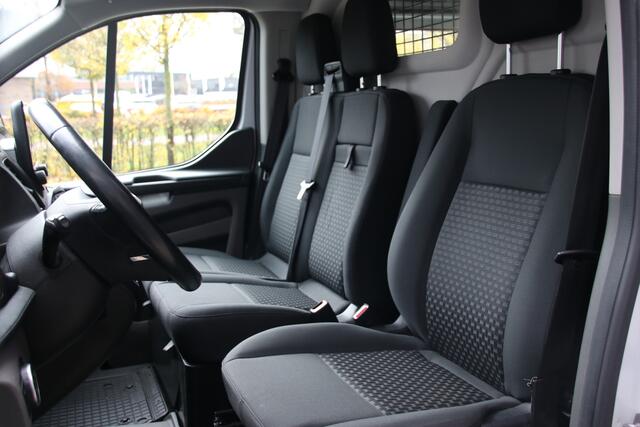 Ford TRANSIT CUSTOM 300 2.0 TDCI L2H1 Raptor Edition | CarPlay | Navigatie | Camera | Stoelverwarming | Dodehoek detector | DAB | 3-Zitter | Dealer onderhouden