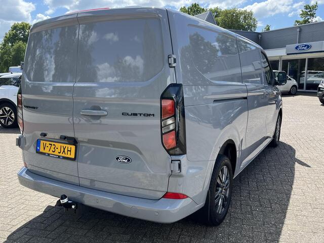Ford TRANSIT CUSTOM 320 2.0 TDCI L2H1 Limited | 136pk | Trekhaak | Driver Assistance Pack Premium | Stuurwielverwarming | Stoel - Bank | Achteruitrijcamera