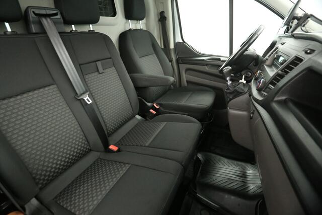 Ford TRANSIT CUSTOM 2.0 TDCI L1H1 Airco Cruise LED Navigatie PDC Trekhaak 3 Persoons Stoelverwarming