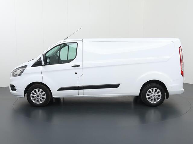 Ford TRANSIT CUSTOM 320 2.0 TDCI L2 H1 | Aut. | TREND | PARKEERCAMERA | ACHTERDEUREN MET RUITEN | CARPLAY / ANDROID AUTO | BIJRIJDERSBANK | CRUISE CONTROL | AIRCO | PARKEERSENSOREN | LICHTMETALEN WIELEN