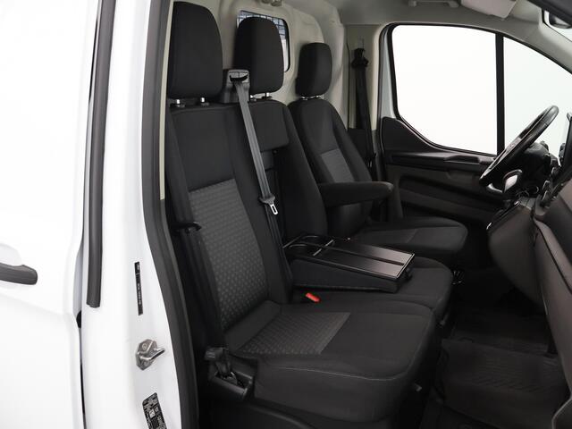 Ford TRANSIT CUSTOM 320 2.0 TDCI L2 H1 | Aut. | TREND | PARKEERCAMERA | ACHTERDEUREN MET RUITEN | CARPLAY / ANDROID AUTO | BIJRIJDERSBANK | CRUISE CONTROL | AIRCO | PARKEERSENSOREN | LICHTMETALEN WIELEN