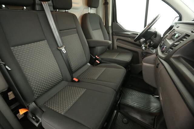 Ford TRANSIT CUSTOM 320 2.0 TDCI L1H1 Airco Cruise Parkeersensoren 3 Persoons Elektrpakket Trekhaak