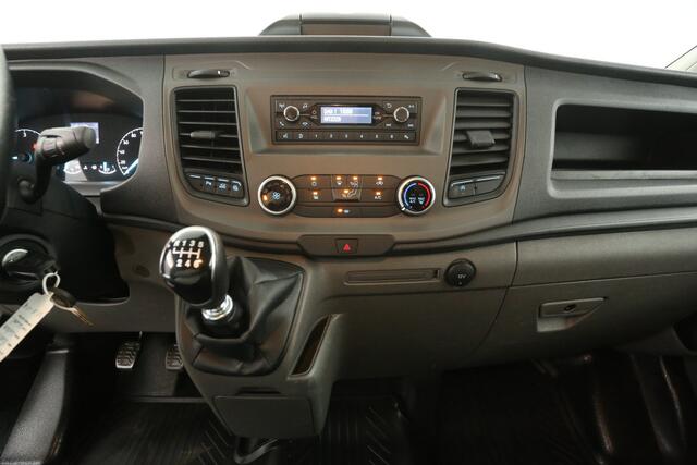 Ford TRANSIT CUSTOM 320 2.0 TDCI L1H1 Airco Cruise Parkeersensoren 3 Persoons Elektrpakket Trekhaak