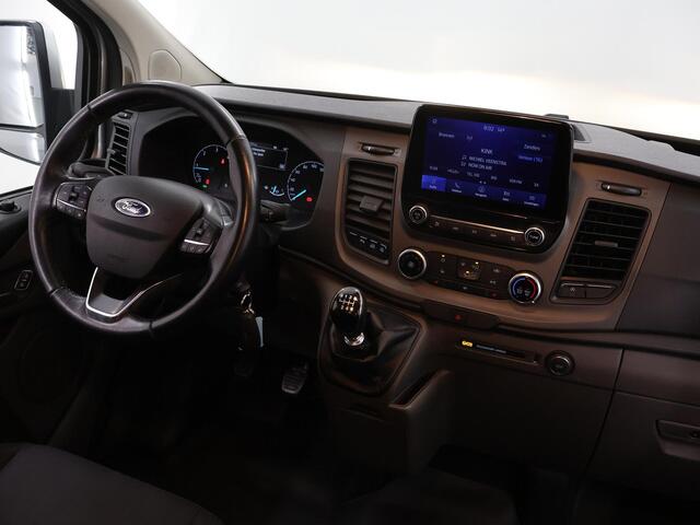 Ford TRANSIT CUSTOM 300 2.0 TDCI L2 H1 | DC | SPORT | BI-XENON | TREKHAAK 2800 KG AHW | NAVIGATIE | STOELVERWARMING | CRUISE CONTROL | 18" LICHTMETALEN WIELEN | AIRCO | DAK RAILING