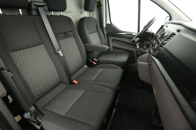 Ford TRANSIT CUSTOM 280 2.0 TDCI L1H1 2800KG Trekgew. Trekhaak Airco Cruise LED Navigatie Imperiaal 3 Persoons Laadruimte Inrichting PDC