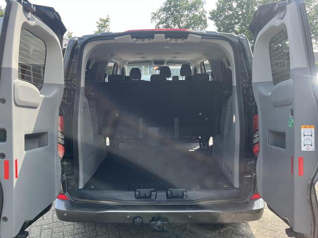 Ford TRANSIT CUSTOM 340 2.5 PHEV L2H1 Limited | SCI | Voorraad | Kombi 9-persoons | Incl. BTW en BPM | Dubbele schuifdeur | 17 inch lichtmetalen velgen | Trekhaak | Navigatie | Garantie 5 jaar of 200.000 km | Camera