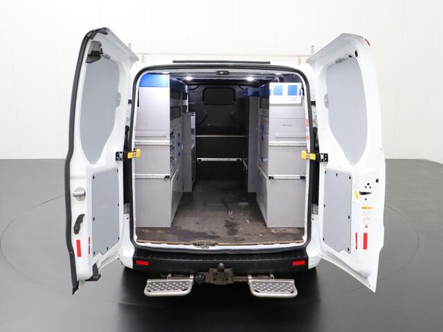 Ford TRANSIT CUSTOM 2.0TDCI 130PK Lang | Kastinrichting | Navigatie | 3-Persoons | Trekhaak