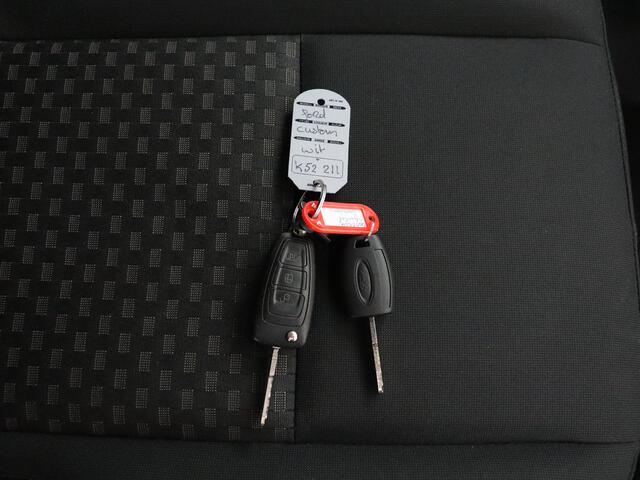Ford TRANSIT CUSTOM 2.0TDCI 130PK Lang | Kastinrichting | Navigatie | 3-Persoons | Trekhaak