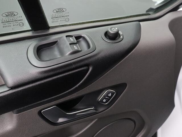 Ford TRANSIT CUSTOM 2.0TDCI 130PK Lang | Kastinrichting | Navigatie | 3-Persoons | Trekhaak