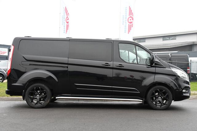 Ford TRANSIT CUSTOM 300 2.0 TDCI L2H1 DC Black Edition Camera, Adaptieve Cruise, 170Pk, Carplay, Automaat, Leder, Multimedia, Sensoren, 2 x Schuifdeur, UNIEK!