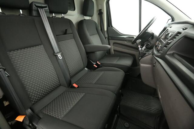 Ford TRANSIT CUSTOM 300 2.0 TDCI L2H1 Airco Cruise Trekhaak LED 3 Persoons 16"LMV PDC Stoelverwarming