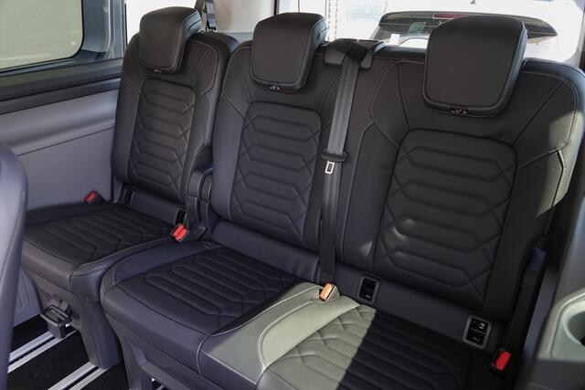 Ford TRANSIT CUSTOM L2H1 2.5 PHEV 233Pk Aut. | Tourneo Titanium X | Plug In Hybrid | 8-Persoons | 360° Camera | 2xSchuifdeur | Trekhaak | 19''