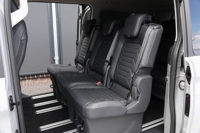 Ford TRANSIT CUSTOM L2H1 2.5 PHEV 233Pk Aut. | Tourneo Titanium X | Plug In Hybrid | 8-Persoons | 360° Camera | 2xSchuifdeur | Trekhaak | Treeplanken | 19''