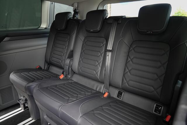 Ford TRANSIT CUSTOM L2H1 2.5 PHEV 233Pk Aut. | Tourneo Titanium X | Plug In Hybrid | 8-Persoons | 360° Camera | 2xSchuifdeur | Trekhaak | Treeplanken | 19''