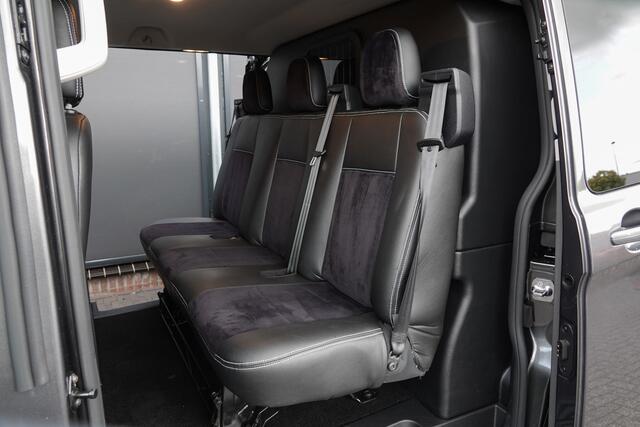 Ford TRANSIT CUSTOM L2H1 Dubbel Cabine 2.0Tdci 170Pk Aut. | Limited | 6-Persoons | 2xSchuifdeur | Achteruitrijcamera | Spoilerpack | 18''
