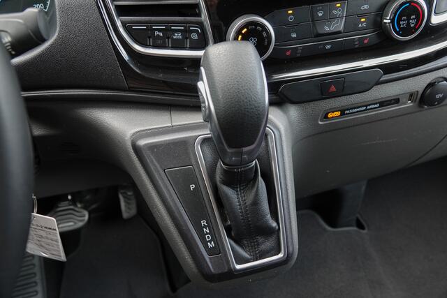 Ford TRANSIT CUSTOM L2H1 Dubbel Cabine 2.0Tdci 170Pk Aut. | Limited | 6-Persoons | 2xSchuifdeur | Achteruitrijcamera | Spoilerpack | 18''