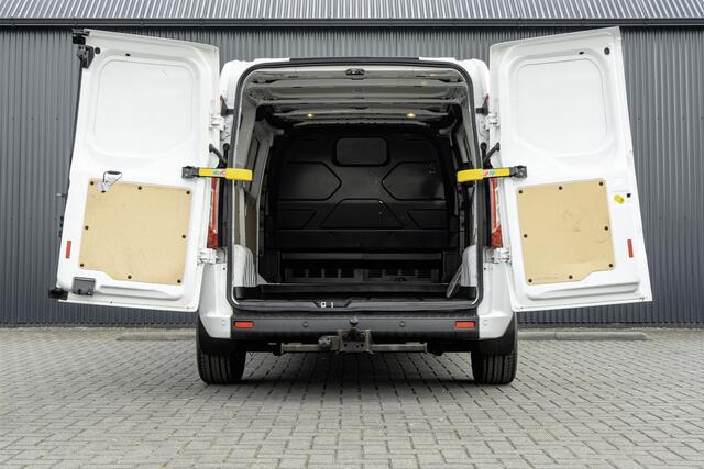 Ford TRANSIT CUSTOM 300 TDCI | L2H1 | LED | Omvormer | Cruise | Airco | PDC | Euro 6