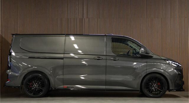 Ford TRANSIT CUSTOM 320 2.0 TDCI 150 PK L2H1 Limited | L+R Schuifdeur | ACC | Blind Spot | Camera | Lane Assist | Stoelverwarming | CarPlay | Navigatie | Raptor Edition | Trekhaak | 3-Zitter | MODELJAAR 2025 | Verlengde fabrieksgarantie tot 12-2029