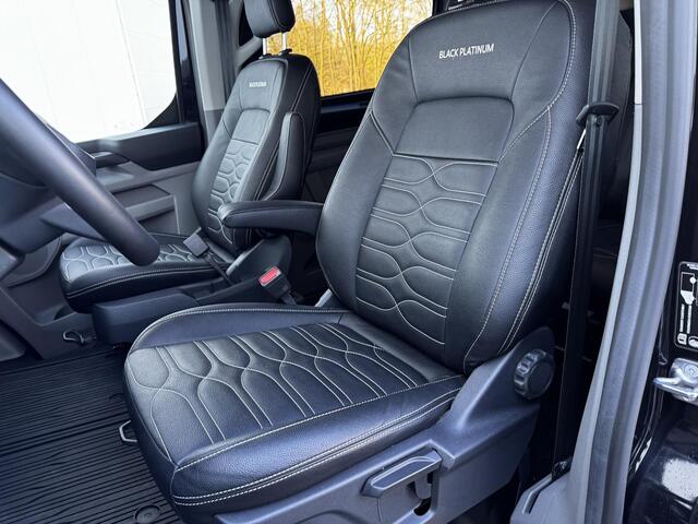 Ford TRANSIT CUSTOM 320 2.5 PHEV L2H1 Black Platinum Dubbele Cabine 233pk Aut / 5 Pers. / 2250kg Trekgewicht / 1100kg Laadvermogen / Vol. Leder / Glaslookpanelen / Privacy Glass / Adapt. Cruise control