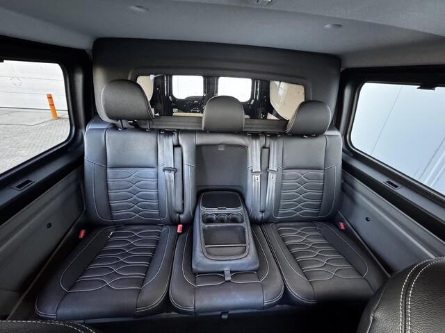 Ford TRANSIT CUSTOM 320 2.5 PHEV L2H1 Black Platinum Dubbele Cabine 233pk Aut / 5 Pers. / 2250kg Trekgewicht / 1100kg Laadvermogen / Vol. Leder / Glaslookpanelen / Privacy Glass / Adapt. Cruise control