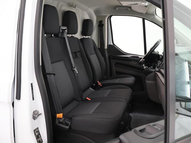 Ford TRANSIT CUSTOM 300 2.0 TDCI | 130 PK | L2 H1 | TREND | STOELVERWARMING | PARKEERSENSOREN | TREKHAAK | CARPLAY | ANDROID AUTO | AIRCO | CRUISE | 18" LICHTMETALEN WIELEN | 3-ZITS | VOORRUITVERWARMING
