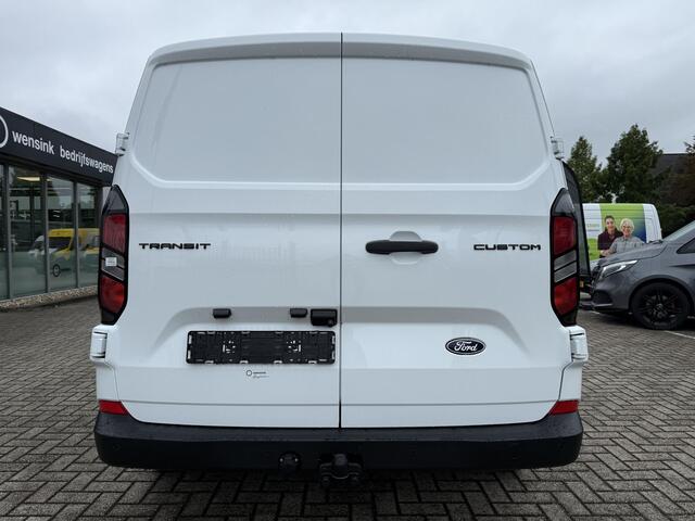 Ford TRANSIT CUSTOM 300 2.0 TDCI | L1 H1 | TREND | DUBBEL CABINE | TREKHAAK | 6-ZITS | CARPLAY | ANDROID AUTO | PARKEERCAMERA | CLIMA | LEDEREN STOELHOEZEN | BETIMMERDE LAADRUIMTE | VOORRUITVERWARMING | 2X ZIJSCHUIFDEUR | CRUISE CONTROL