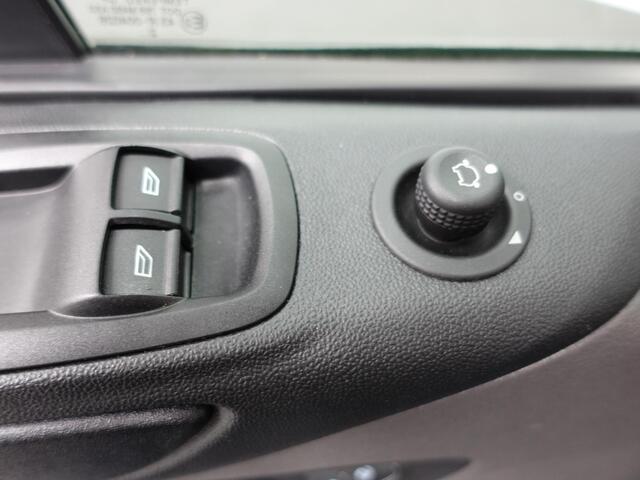 Ford TRANSIT CUSTOM 130pk Automaat L2H1 Trend Dubbele cabine Navigatie Cruise control Camera Parkeersensoren Imperiaal Airco Trekhaak