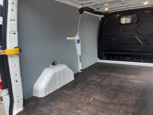 Ford TRANSIT CUSTOM 2.0 TDCI 96Kw/130Pk L2 Lang Airco , Cruise control , Parkeersensors