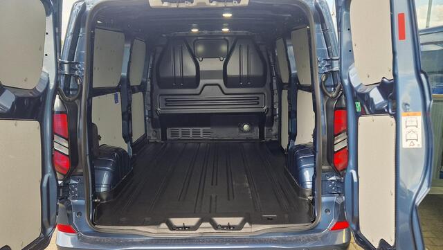 Ford TRANSIT CUSTOM 320 2.5 PHEV L2H1 Limited 233pk | Driver Assistance pack Premium | Wegklapbare Trekhaak | Verwarmd Stuurwiel | 17 inch Licht metalen Velgen | B&O Speakers