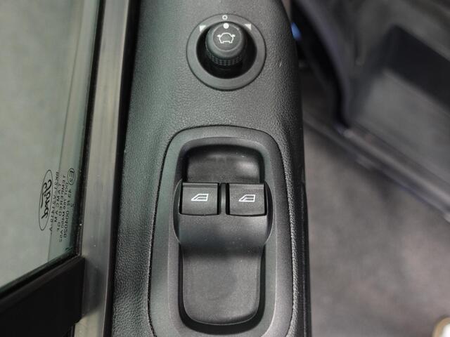 Ford TRANSIT CUSTOM 300 2.0 TDCI L2H1 Trend Automaat Airco Navigatie Cruisecontrol Camera Parkeersensoren