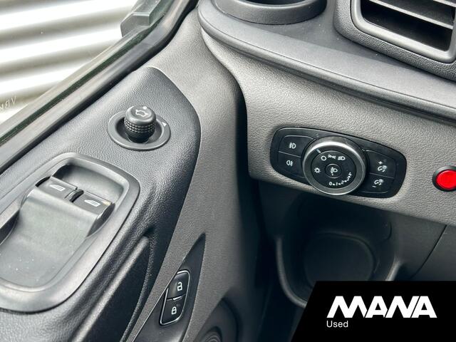 Ford TRANSIT CUSTOM 320 2.0TDCI 130PK L2H1 Trend Trekhaak Airco Navi Carplay
