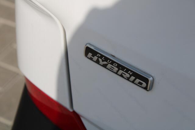 Ford TRANSIT CUSTOM 320 2.5 PHEV L2H1 Trend 232pk - 2x Schuifdeur - Adaptive Cruise - Blind Spot - Navigatie - Camera - Verwarmd Stuur - Rijklaar