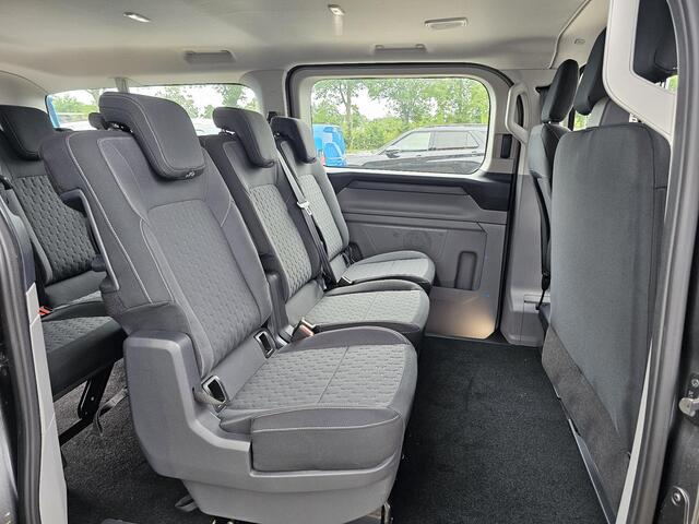 Ford TRANSIT CUSTOM 340 2.5 PHEV L2H1 Limited 233pk | Kombi | Incl. BTW/BPM | Dubbele zijschuifdeur | Privacy Glass | Inklapbare trekhaak | 17 inch lichtmetalen velgen | Driver Assistance Pack Premium | Verwarmbaar stuurwiel