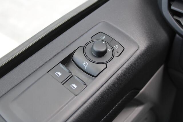 Ford TRANSIT CUSTOM 320 2.0 TDCI L2H1 Trend 170pk - Carplay - Android - Camera - LED - Stoelverwarming - 70l tank - Rijklaar