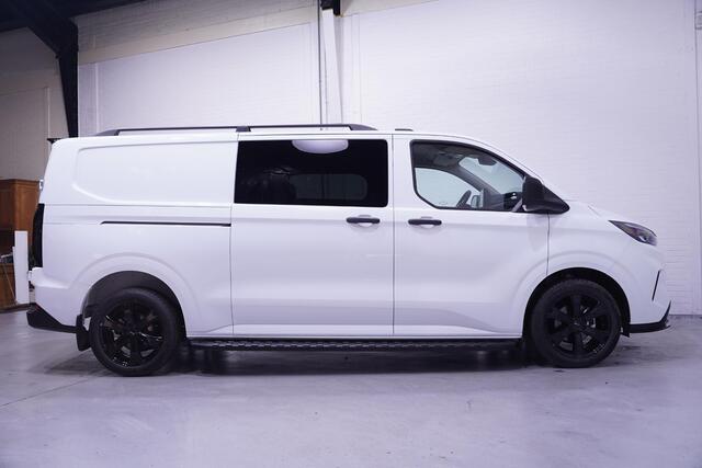 Ford TRANSIT CUSTOM 2.0 TDCI 136 pk L2 Dubbel Cabine Black&White Edition 19" LMV, Treeplanken, Dakrails, Laadruimte Pakket, Apple Carplay, 6-Zits