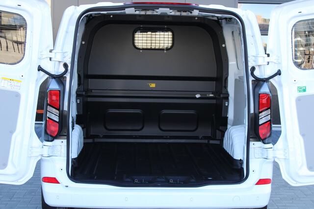 Ford TRANSIT CUSTOM 320 2.0 TDCI L2H1 Limited DC 170pk - Adaptive Cruise - Navi - 2x Schuifdeur - Verwarmd stuur - 70l tank - 17" LM velgen - Rijklaar