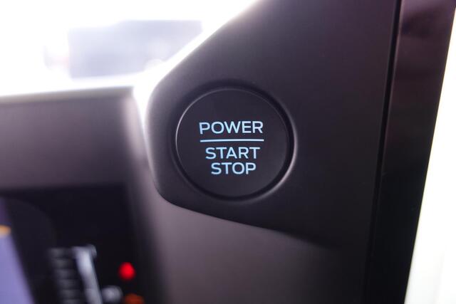 Ford TRANSIT CUSTOM 300 2.0 TDCI L2H1 Trend Nieuw Model Automaat 100 kw Navigatie Parkeersensoren Camera