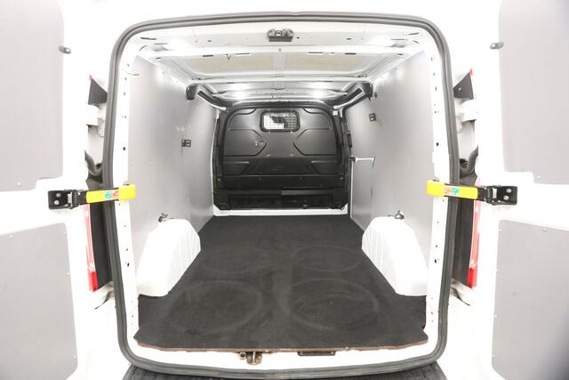 Ford TRANSIT CUSTOM 2.0 TDCI L1H1 | Airco | Cruise | 3 Persoons | Parkeersensoren | Stoelverw. | Trekhaak